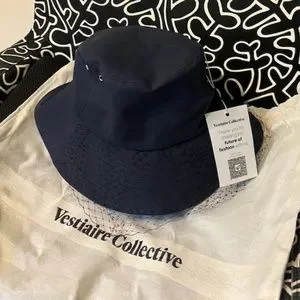 AUTHENTIC Dior Teddy D w/ veil navy bucket hat CHRISTIAN DIOR navy blue TEDDY-D LARGE BRIM VEIL BUCKET Hat  main image 2